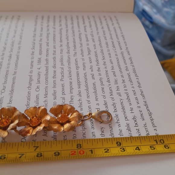 Gold Flower Bracelet With Gold Amber Rhinstones - Picture 6 of 6
